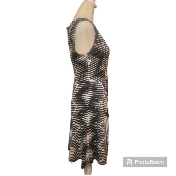 Connected/ Petite 6P/ Black-White/ Chevron Print Skater Stretch Dress - Picture 4 of 6